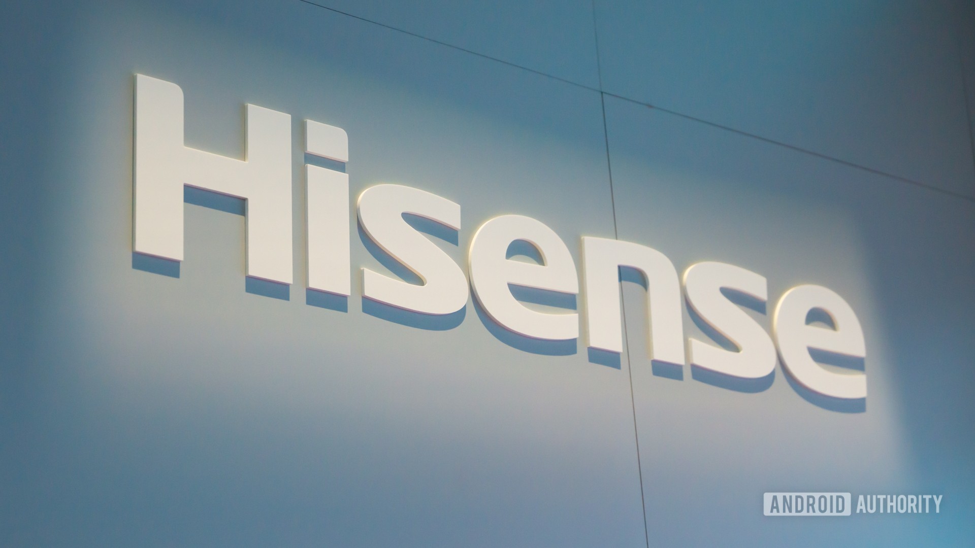 Hisense se une a la carrera de televisores MicroLED con un enorme modelo de 136 pulgadas en CES