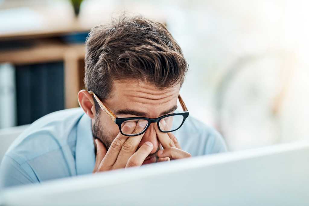 8 hábitos saludables que debes tener si trabajas frente a una PC todo el día