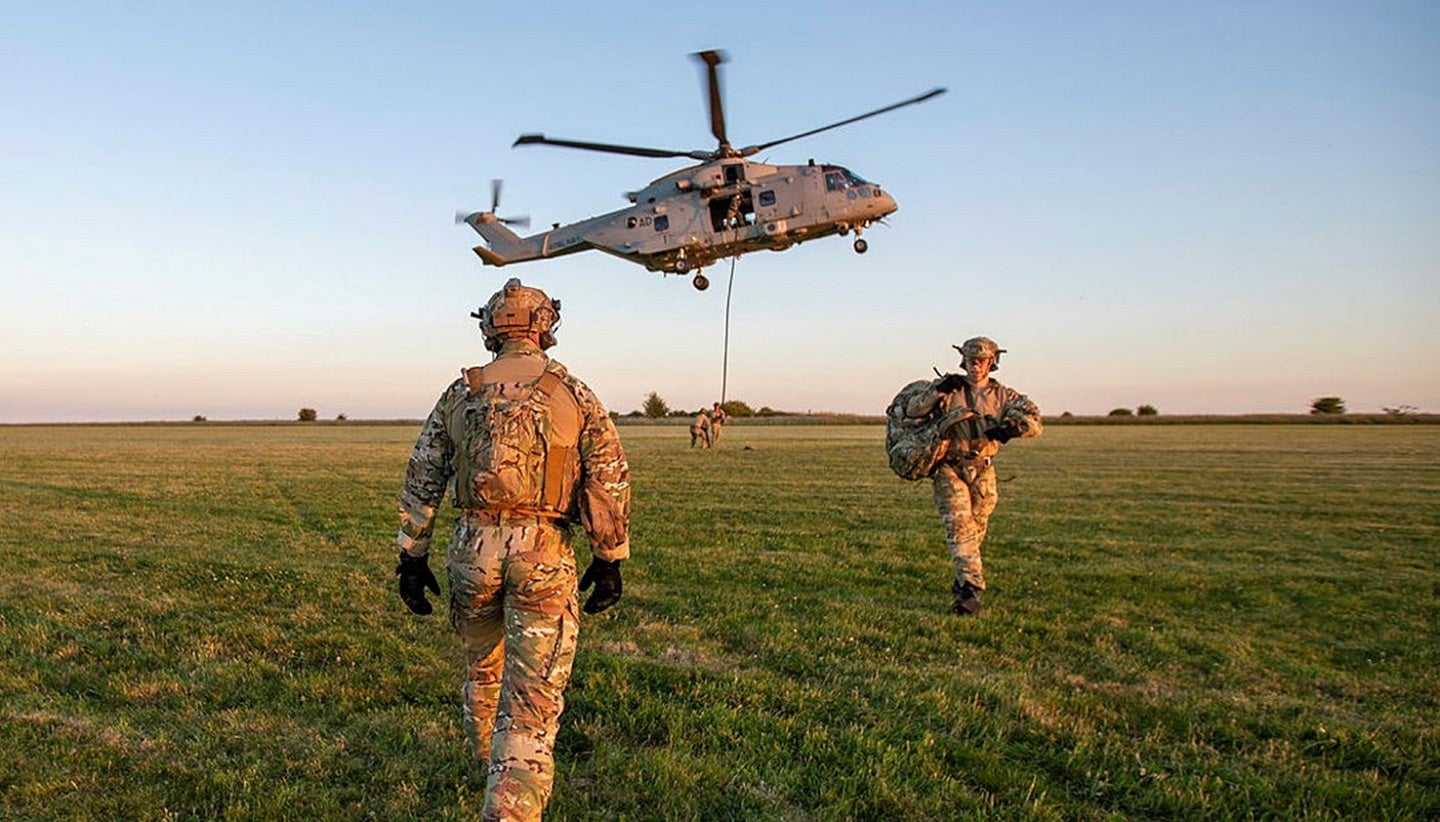 Royal Navy Upgrade Merlin Helicopters a una variante compacta