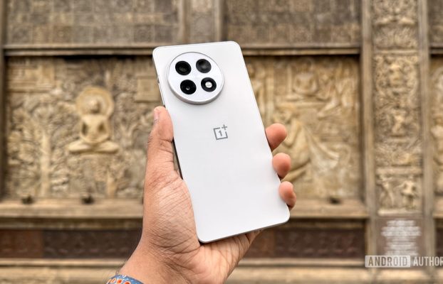 OnePlus 13R se lanzó con más almacenamiento y un precio engañoso