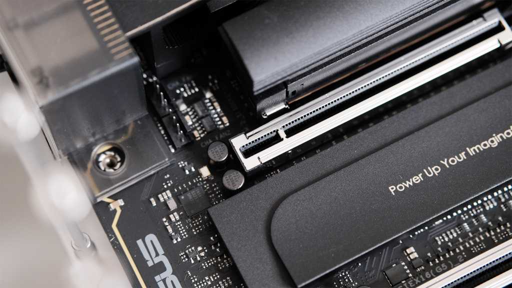 Asus dice que no te preocupes por las GPU rayadas por las ranuras PCIe de L-Lelease Q