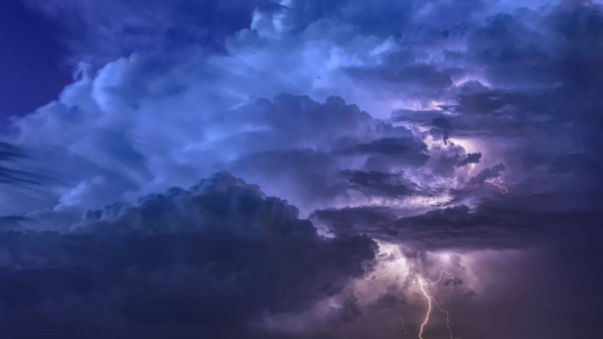 Pronóstico de tormenta solar provocará auroras boreales en el medio oeste superior