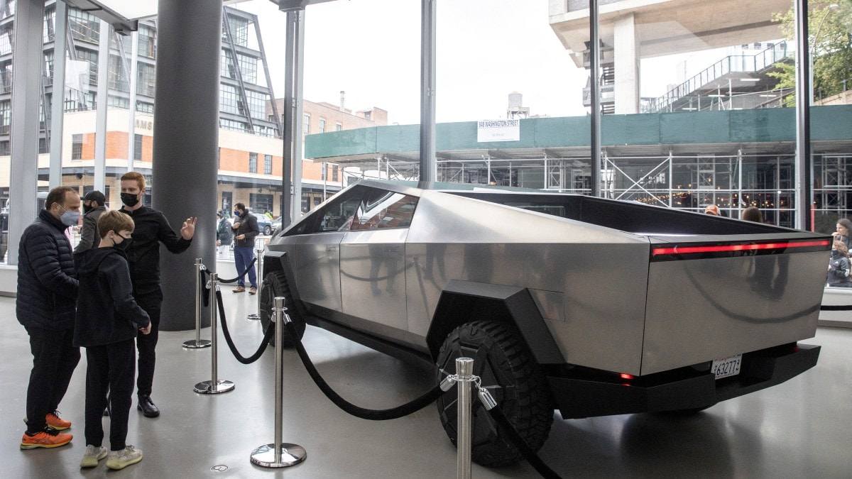 Tesla Cybertruck explota frente al hotel Trump en Las Vegas y mata a un conductor