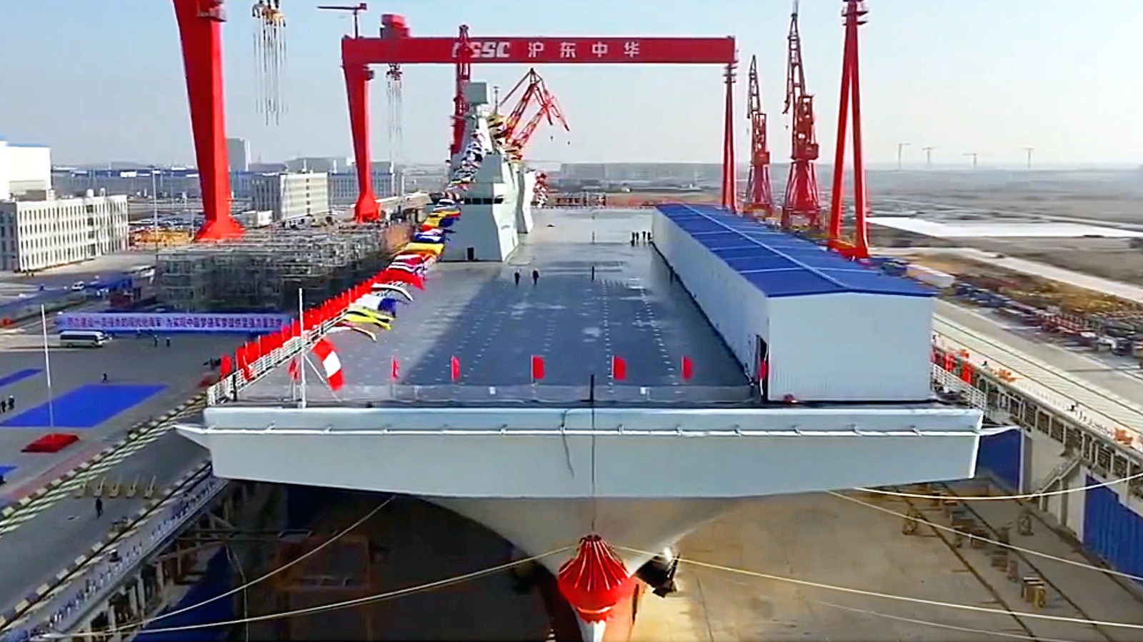 ¿Puede el barco de asalto anfibio más nuevo de China lanzar una flota de aviones de combate?