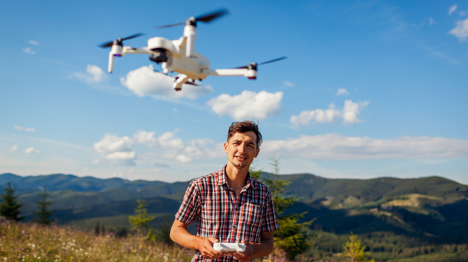 5 aplicaciones útiles que todo propietario de un dron debería consultar