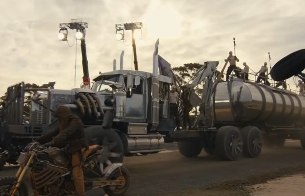 ¿Qué camiones se utilizaron para fabricar vehículos de guerra para la franquicia Mad Max?