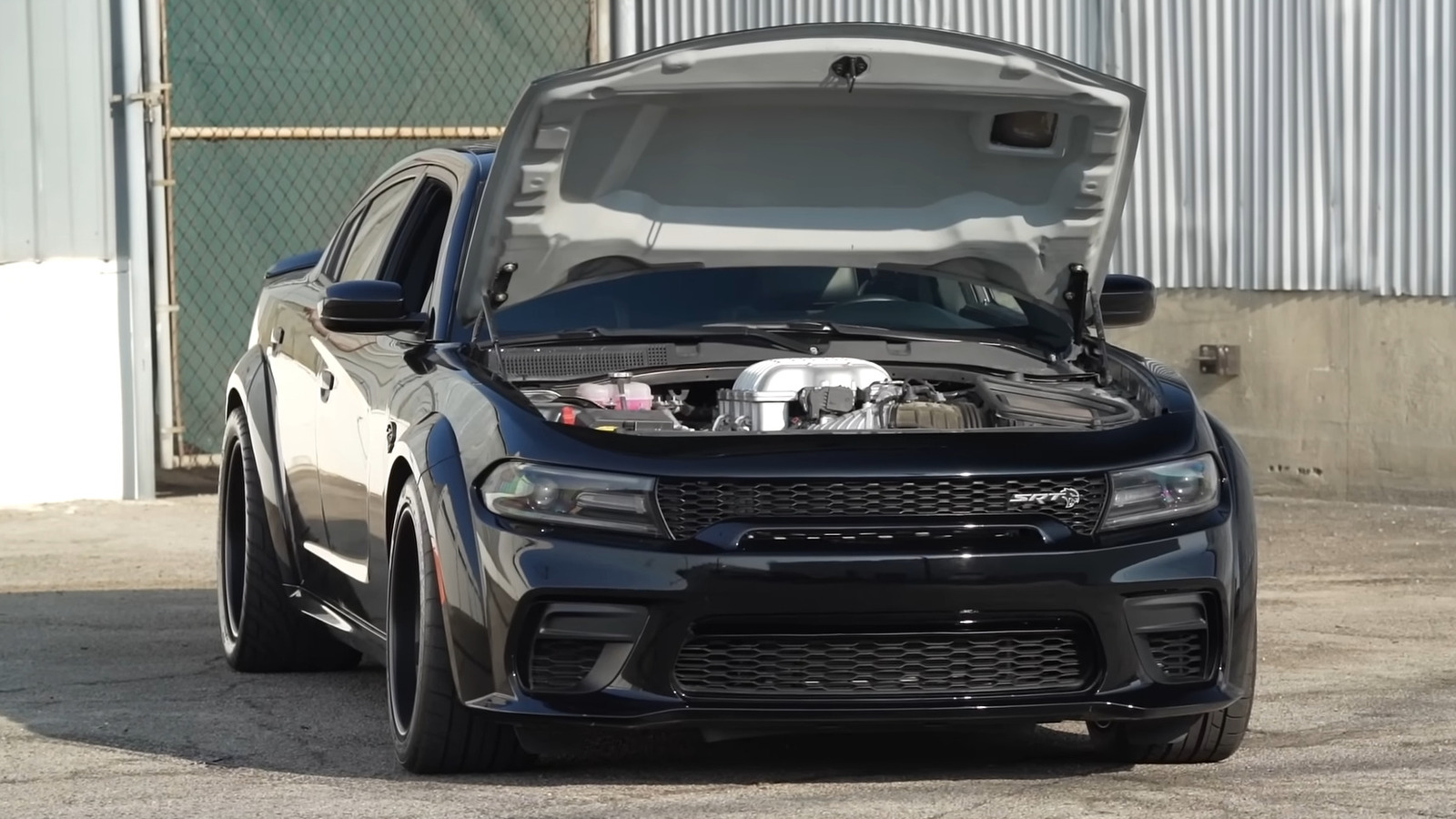 Dodge no fabricará un Hellcat manual, así lo hizo un fan emprendedor