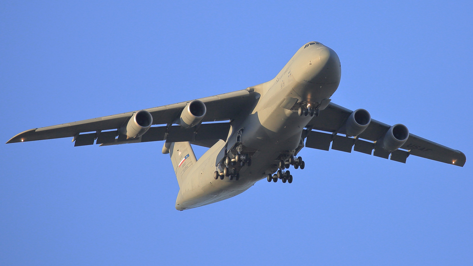 Los 5 aviones de transporte militar más potentes del mundo