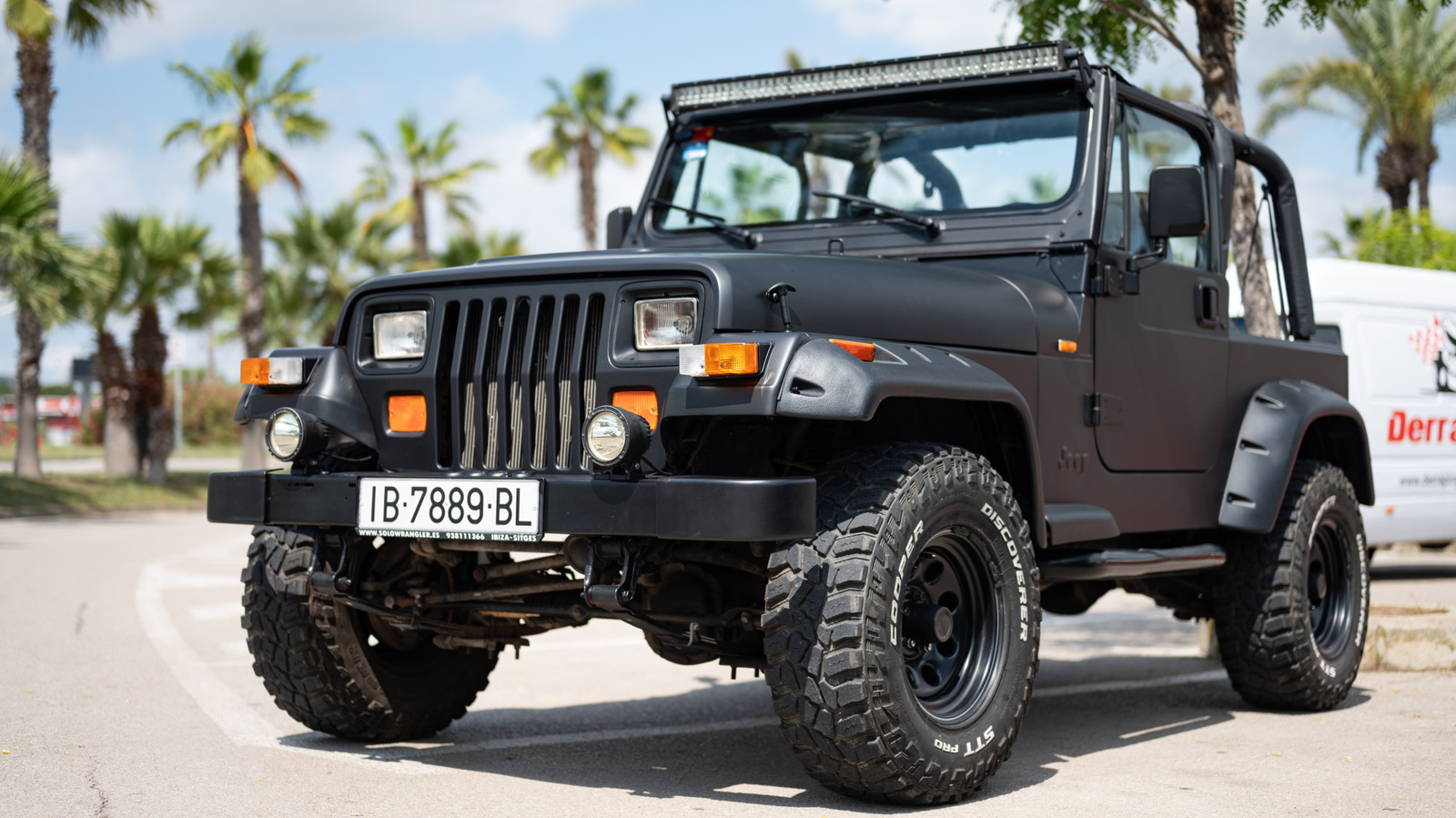 ¿YJ representa algo en un jeep? Comprender los códigos modelo de la empresa