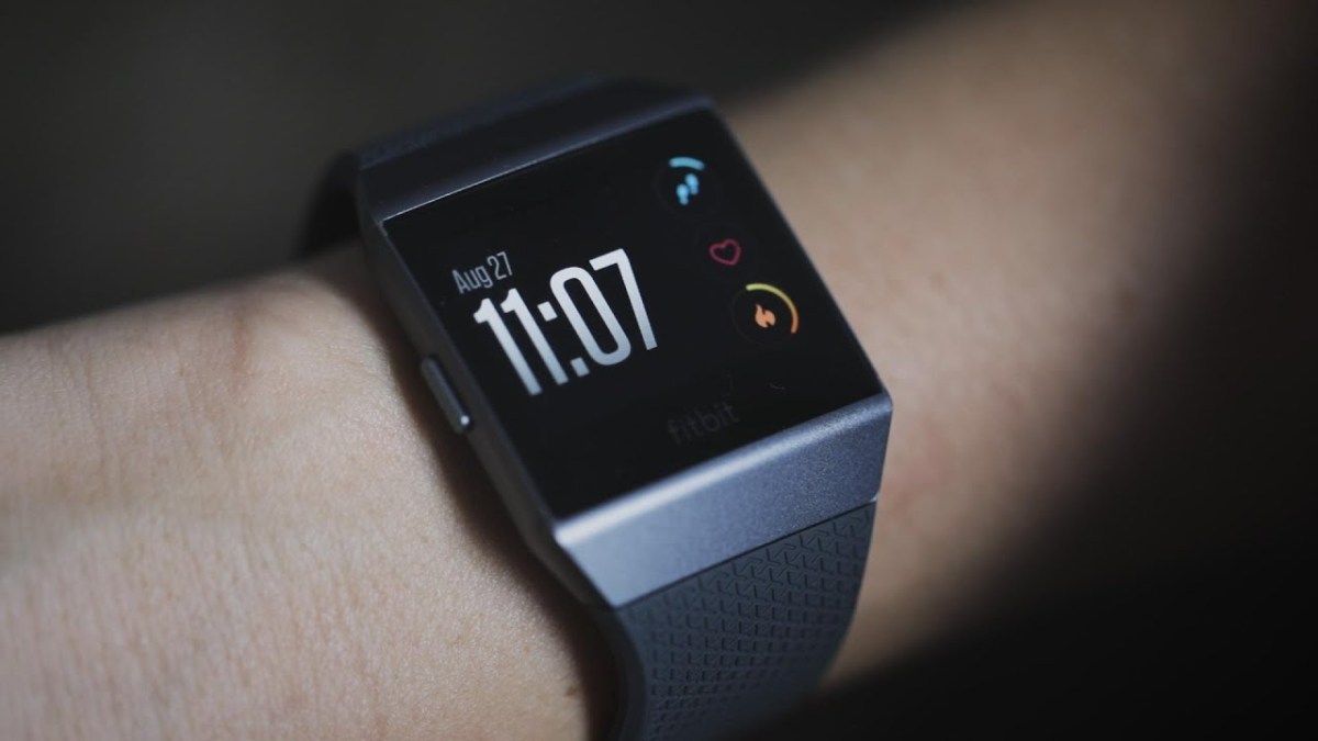 Fitbit multada con 12 millones de dólares por quemaduras en el reloj inteligente Ionic