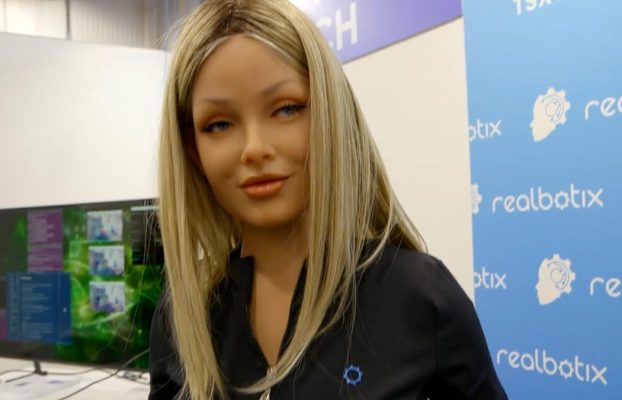 Este robot de 175.000 dólares es casi humano. Lo entrevistamos en CES 2025