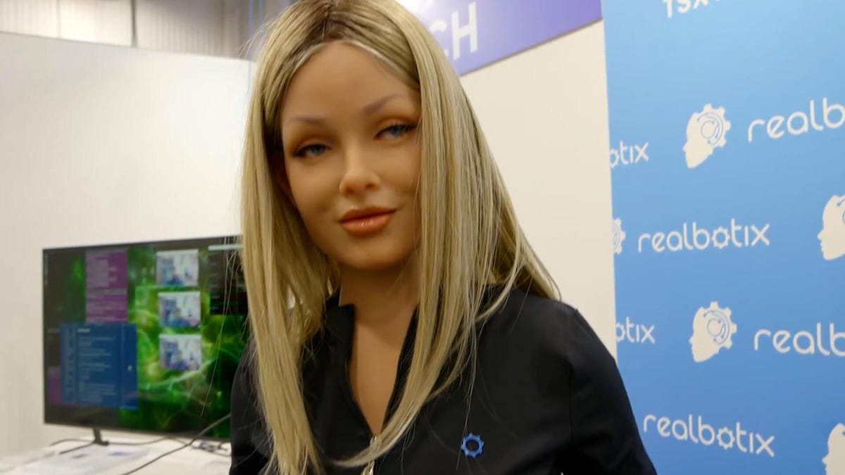 Entrevistamos a Aria, un robot casi humano de 175.000 dólares en CES 2025