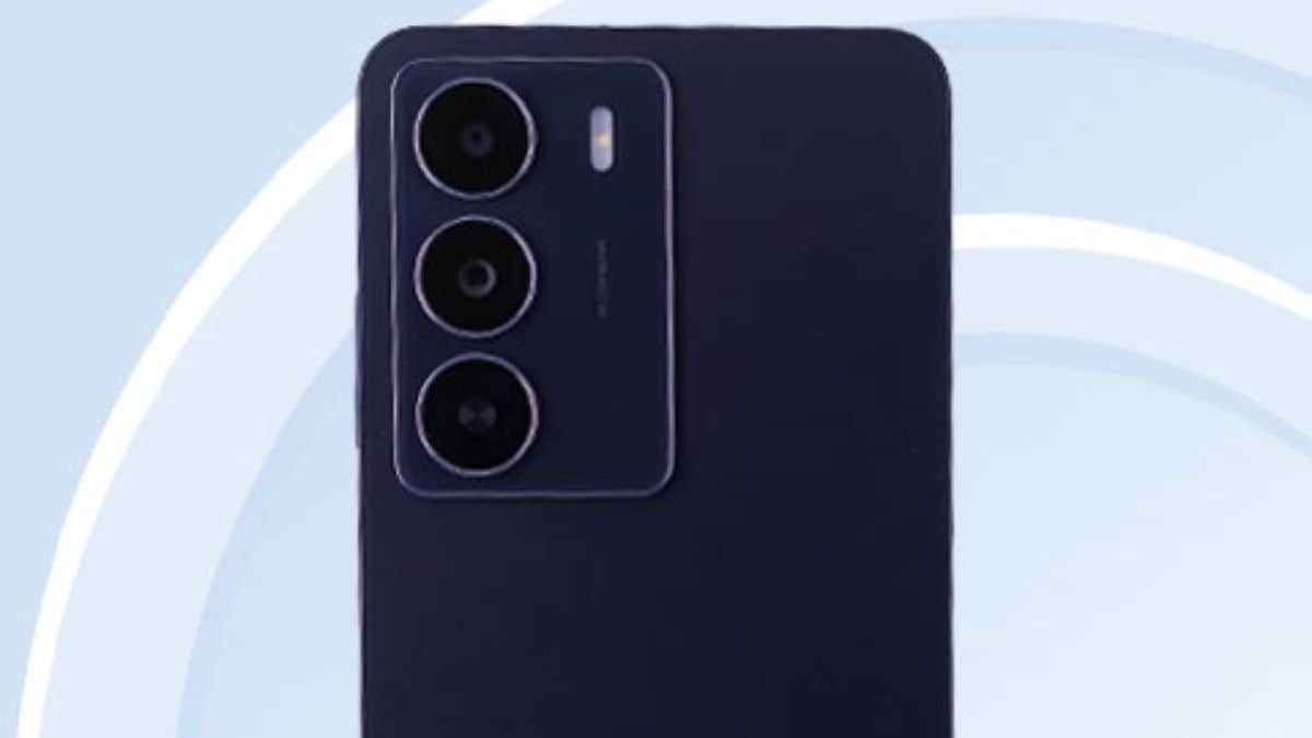 Realme Smartphone con pantalla de 6.67 pulgadas, cámara de 13 megapíxeles en Tenaa