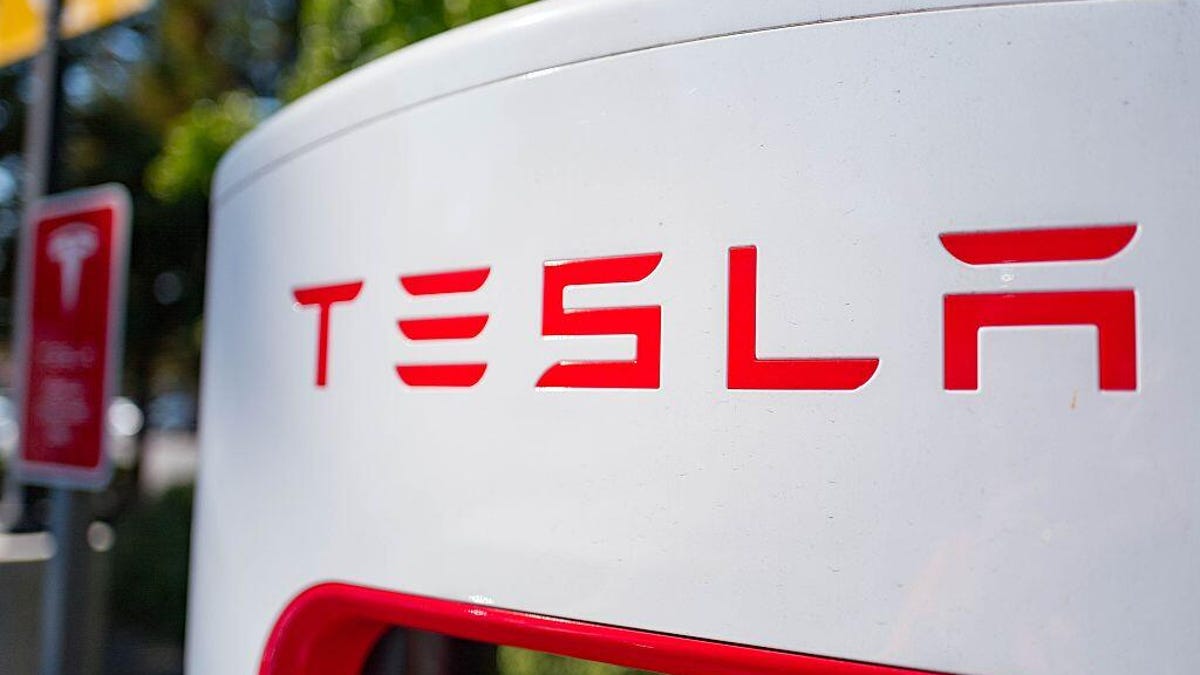 Tesla lanzará un servicio de autos autónomo en Texas en junio, dice Elon Musk