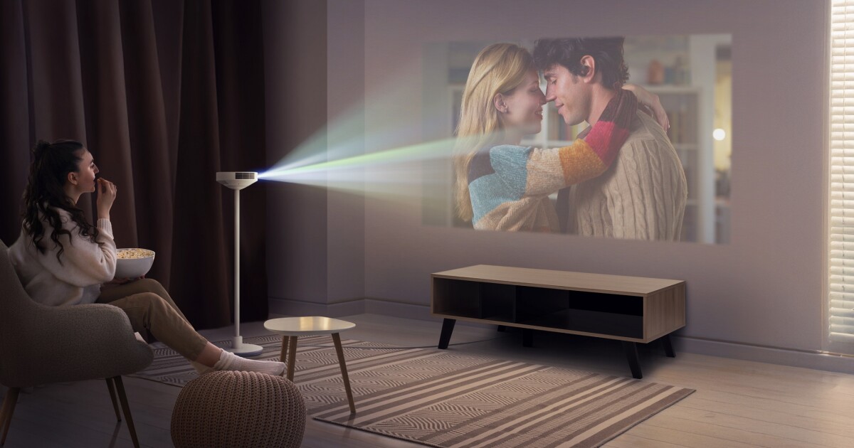 LG combina proyector, altavoz y lámpara para la versatilidad del salón