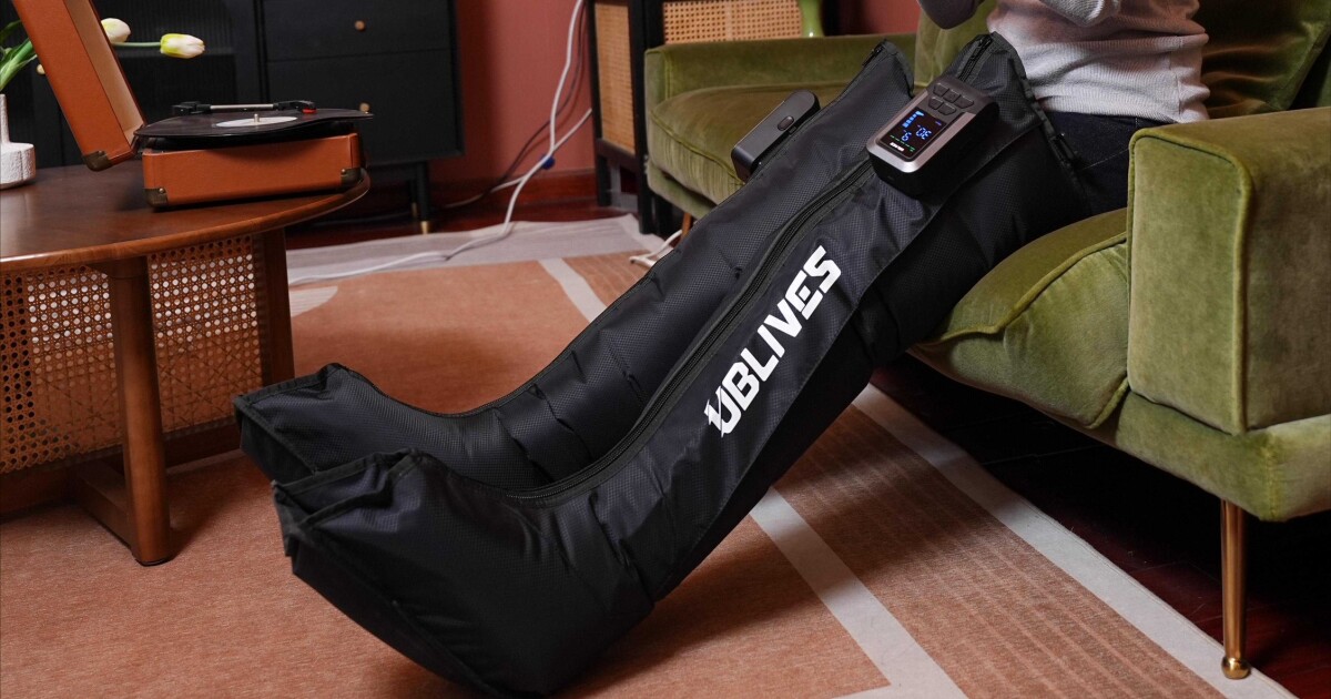 Las botas Unique son más que un «híbrido de saco de dormir y boa constrictor»