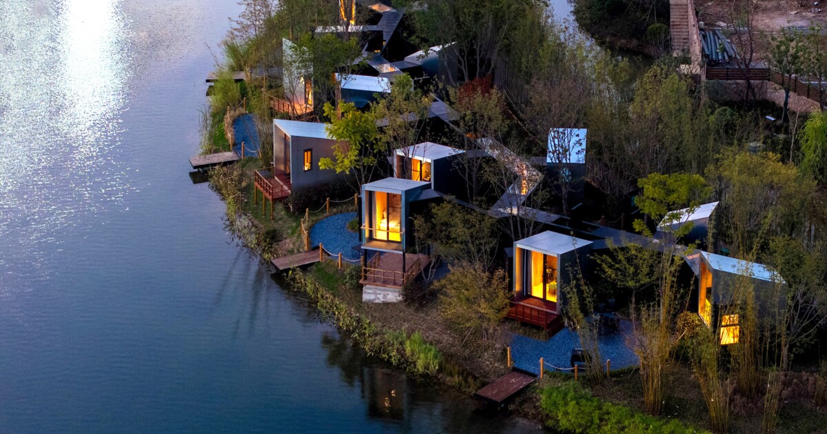 El retiro ecológico en China une las cabañas a través de un laberinto que desafía la percepción
