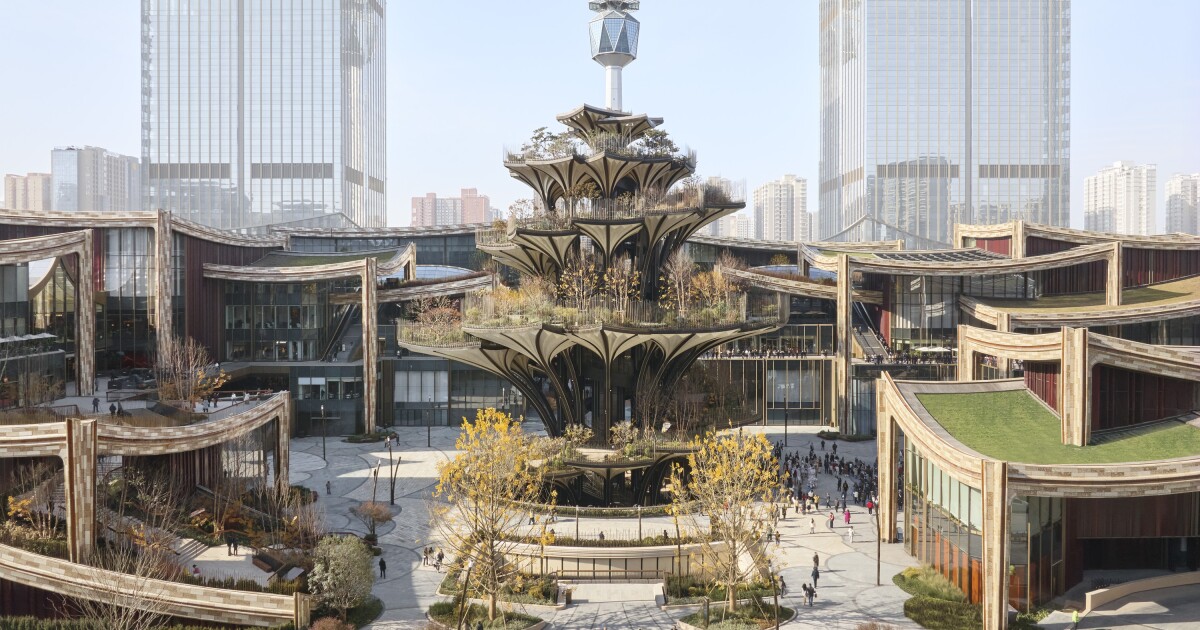 Extraordinario parque vertical con forma de árbol acoge a los visitantes sobre enormes pétalos