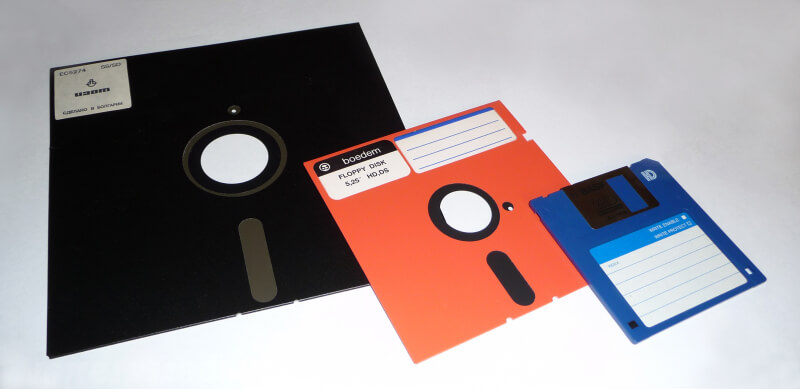 Probablemente haya visto un disco de 3.5 pulgadas, pero ¿cuáles fueron las dimensiones de la primera iteración de la tecnología?