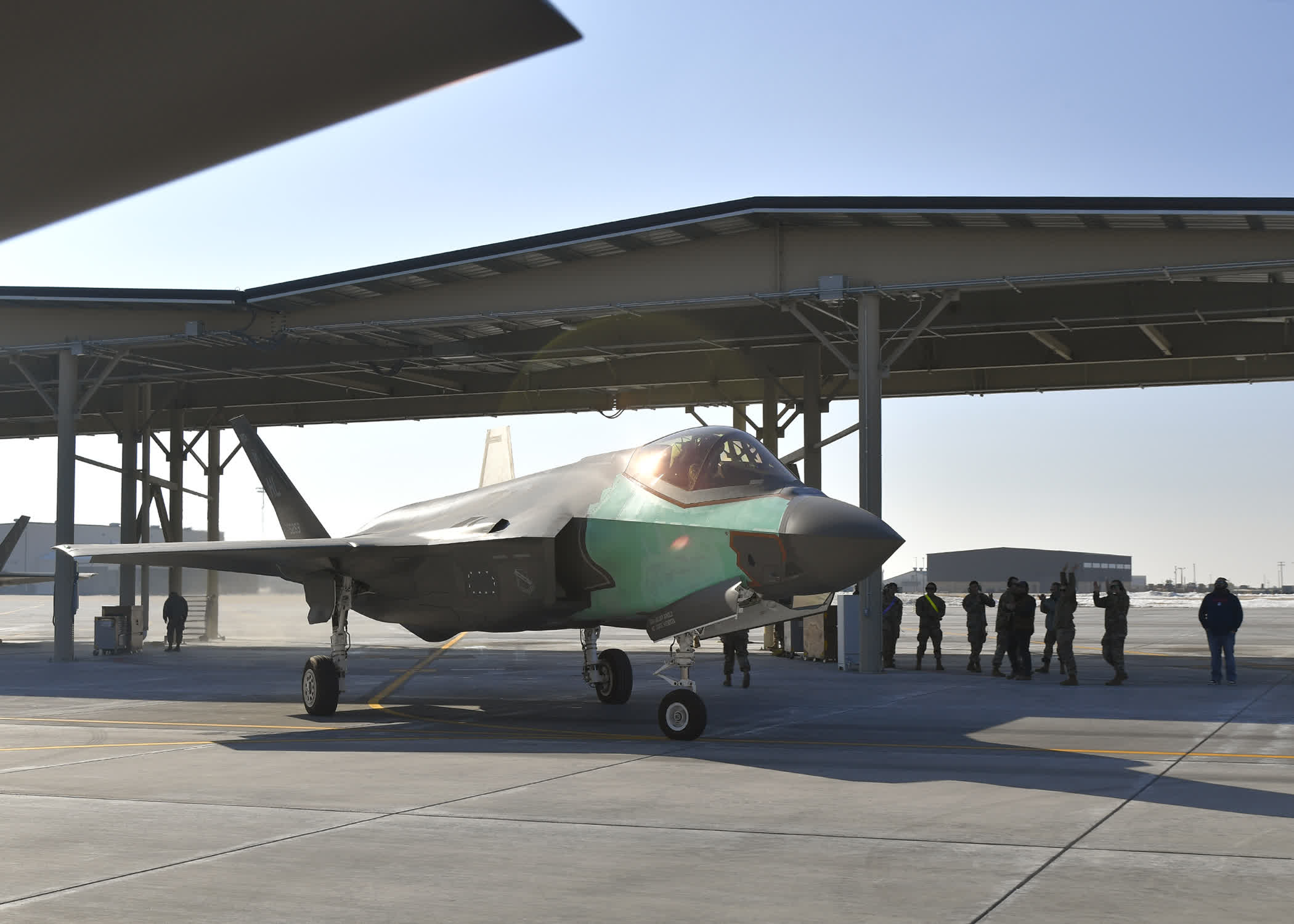 La Fuerza Aérea de EE. UU. Fusiona dos F-35 destrozados juntos para construir un «Franken-Bird» digno de un cielo por solo $ 6 millones