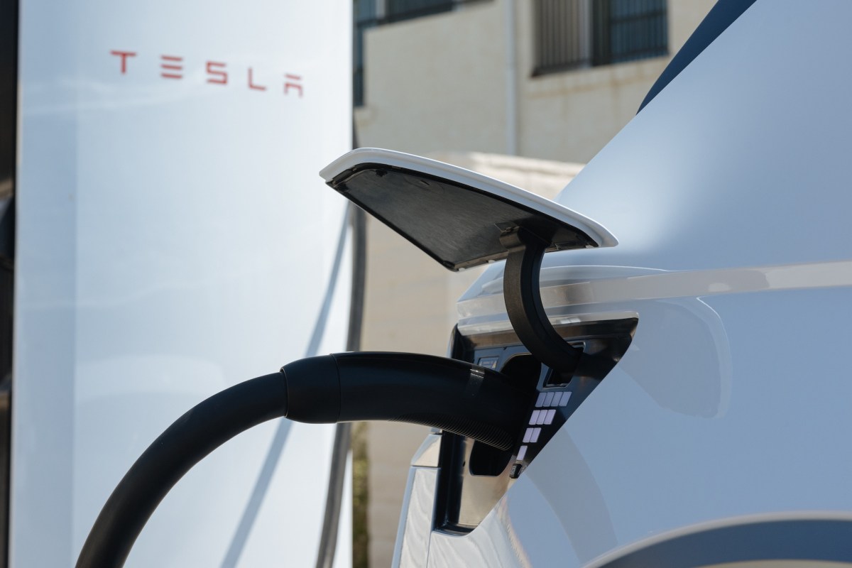 El nuevo puerto de carga Tesla de Hyundai se queda corto