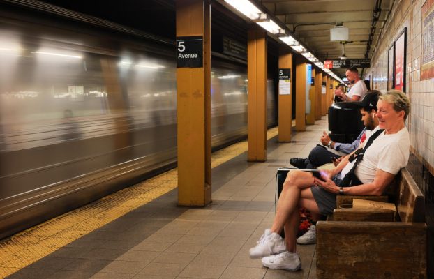 MTA ató a Google Pixels a autos de metro para detectar defectos de pista