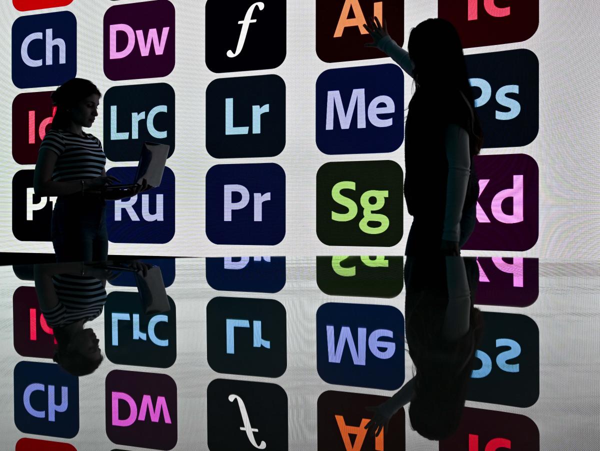 El asistente de Airbat AI de Adobe ahora puede evaluar los contratos para usted