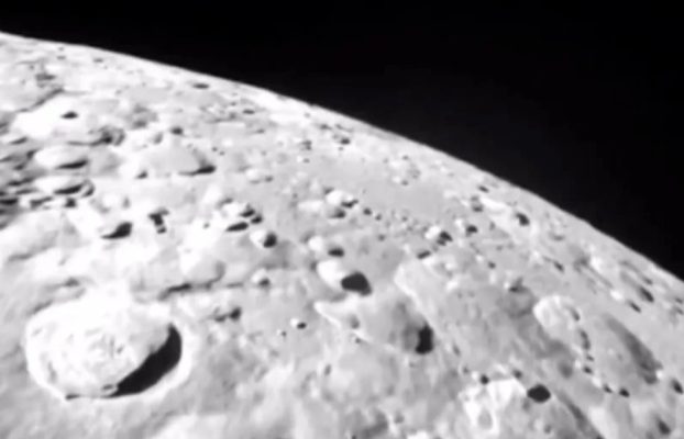 Mira cómo la Tierra se levanta y se pone detrás de la Luna