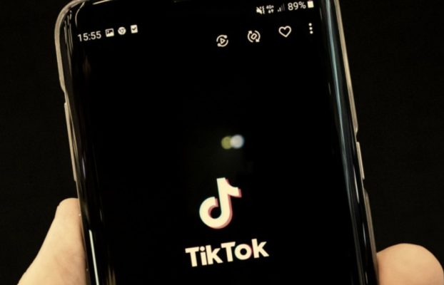 Este YouTuber acaba de complicar mucho más la situación de TikTok