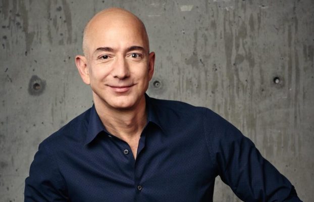 ¿Quién debería ser el próximo James Bond? Jeff Bezos quiere que intervés en