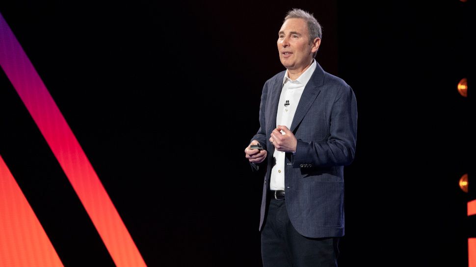 El CEO de Amazon dice que tiene que operar como la «startup más grande del mundo», insta a la inversión de IA