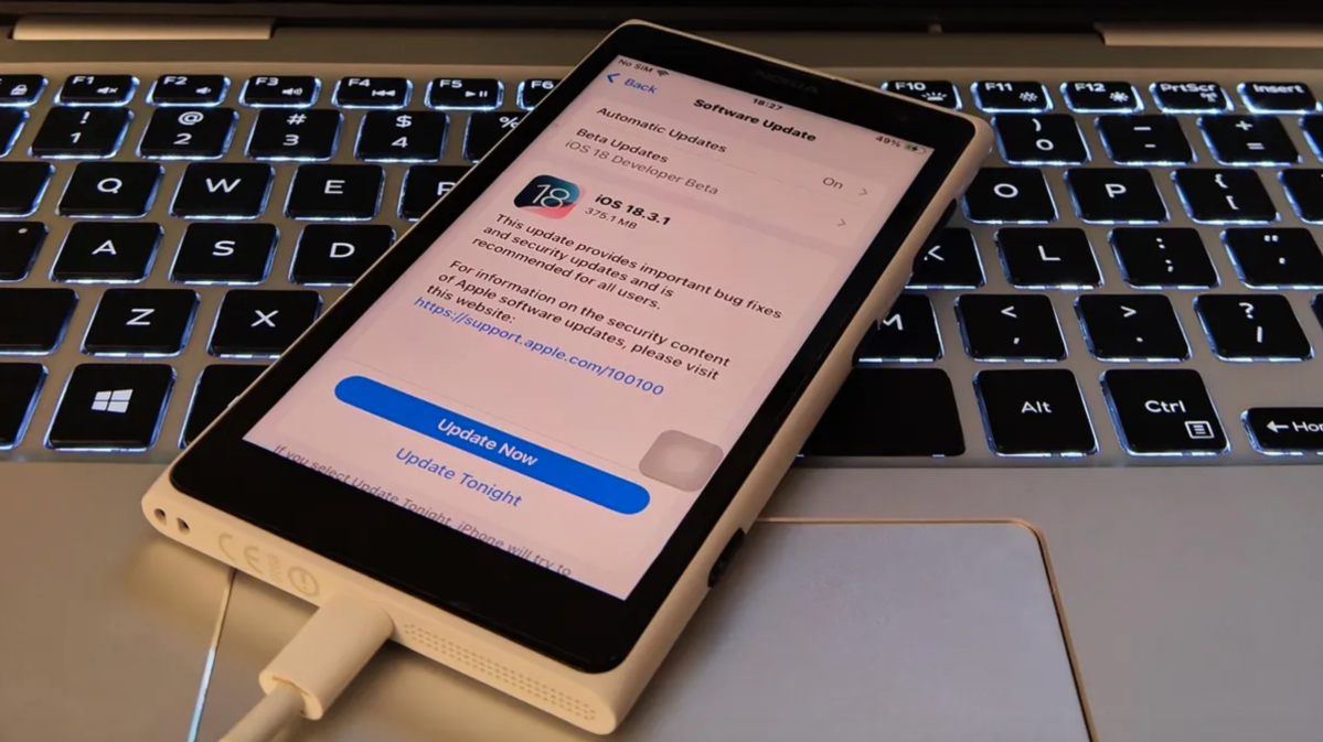 Alguien apretó un iPhone SE 3 en un Nokia Lumia 1020, y se ve increíble