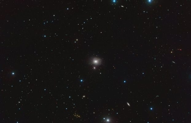 Los astrónomos detectan Galaxy NGC 3640 con un pasado de consumo de galaxias más pequeñas