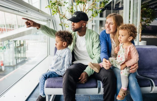 ¿Viajando este año? Cómo obtener acceso de salón aeropuerto para toda la familia