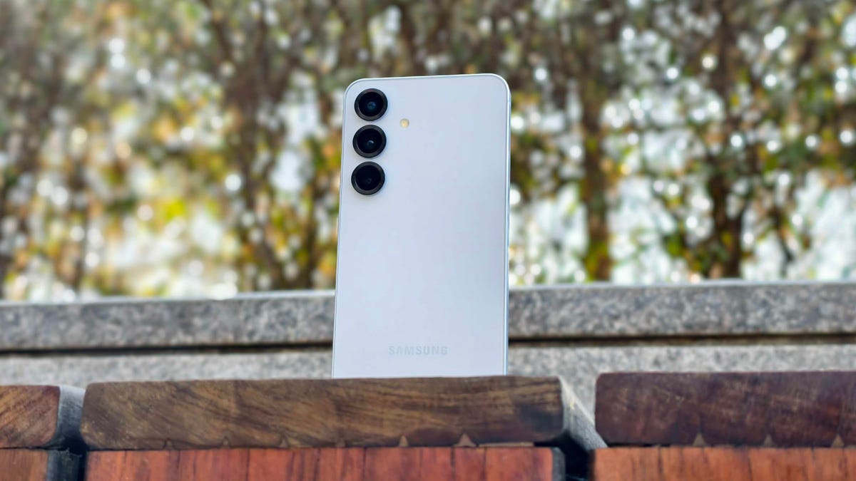 Probé el Galaxy S25 estándar, y supera las ofertas de Google y Apple de varias maneras