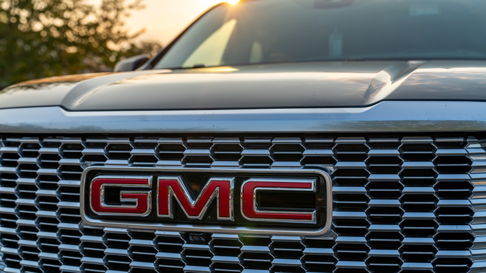 ¿El camión de cuerpo cuadrado GMC 2025 es real?