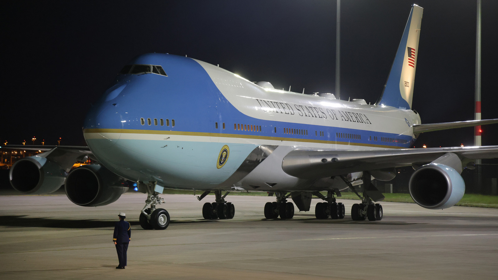 Por qué los nuevos aviones Air Force One de Boeing son más de $ 2 mil millones sobre el presupuesto