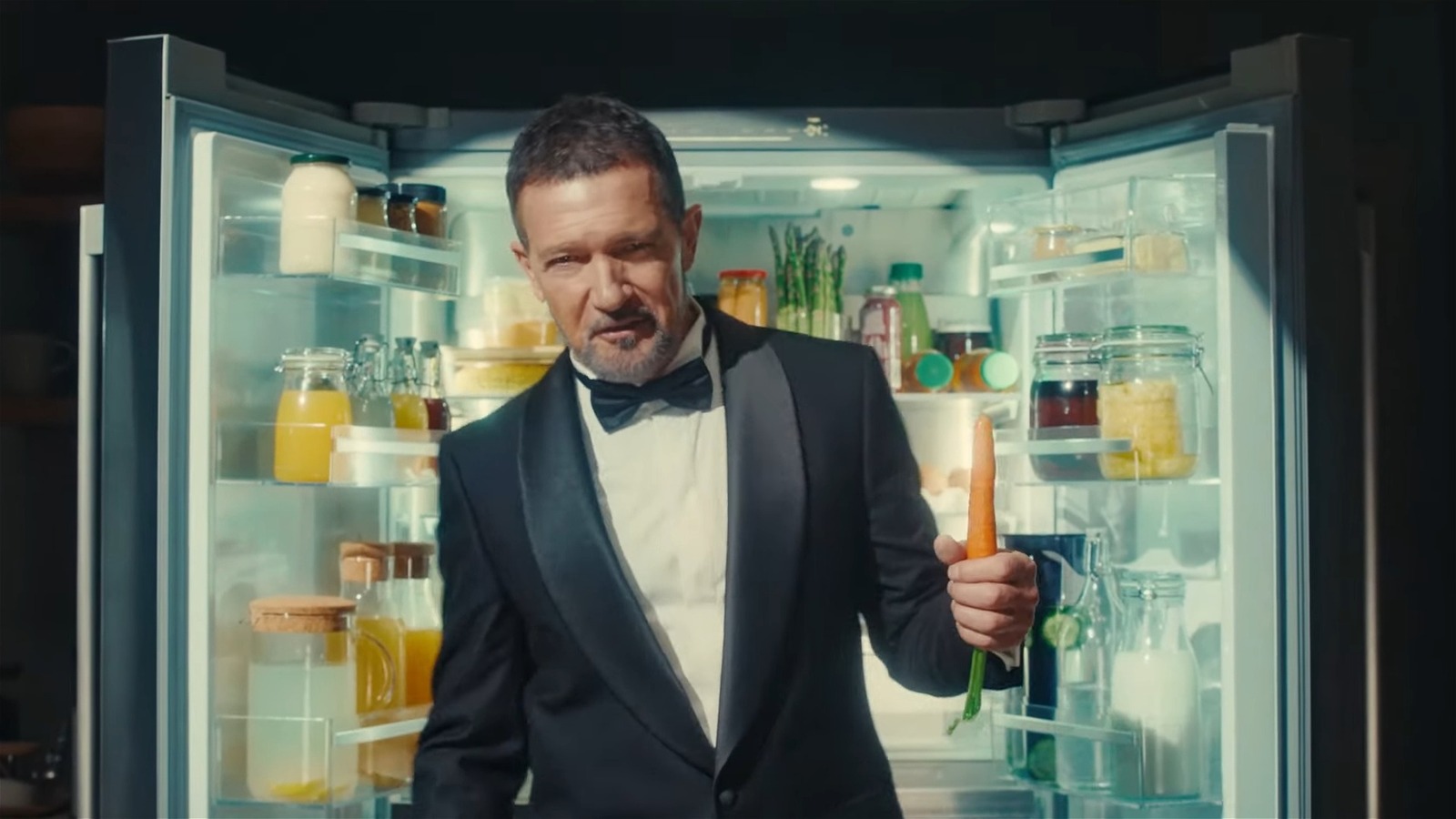 El anuncio del Super Bowl de Bosch presenta refrigeradores, herramientas eléctricas y un baile de hombre macho