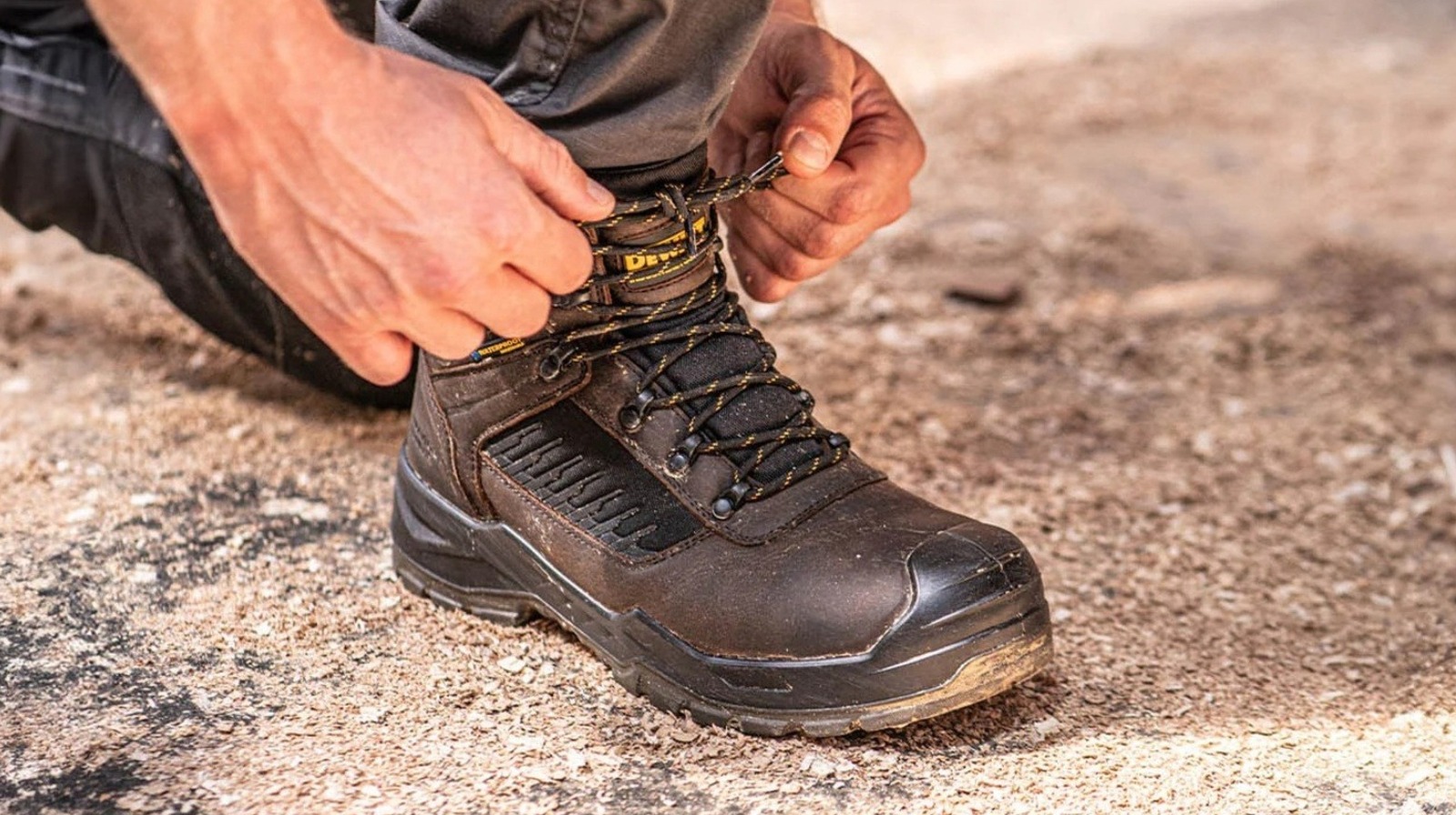 ¿Quién hace botas de trabajo de Dewalt y son buenos? Esto es lo que dicen los propietarios