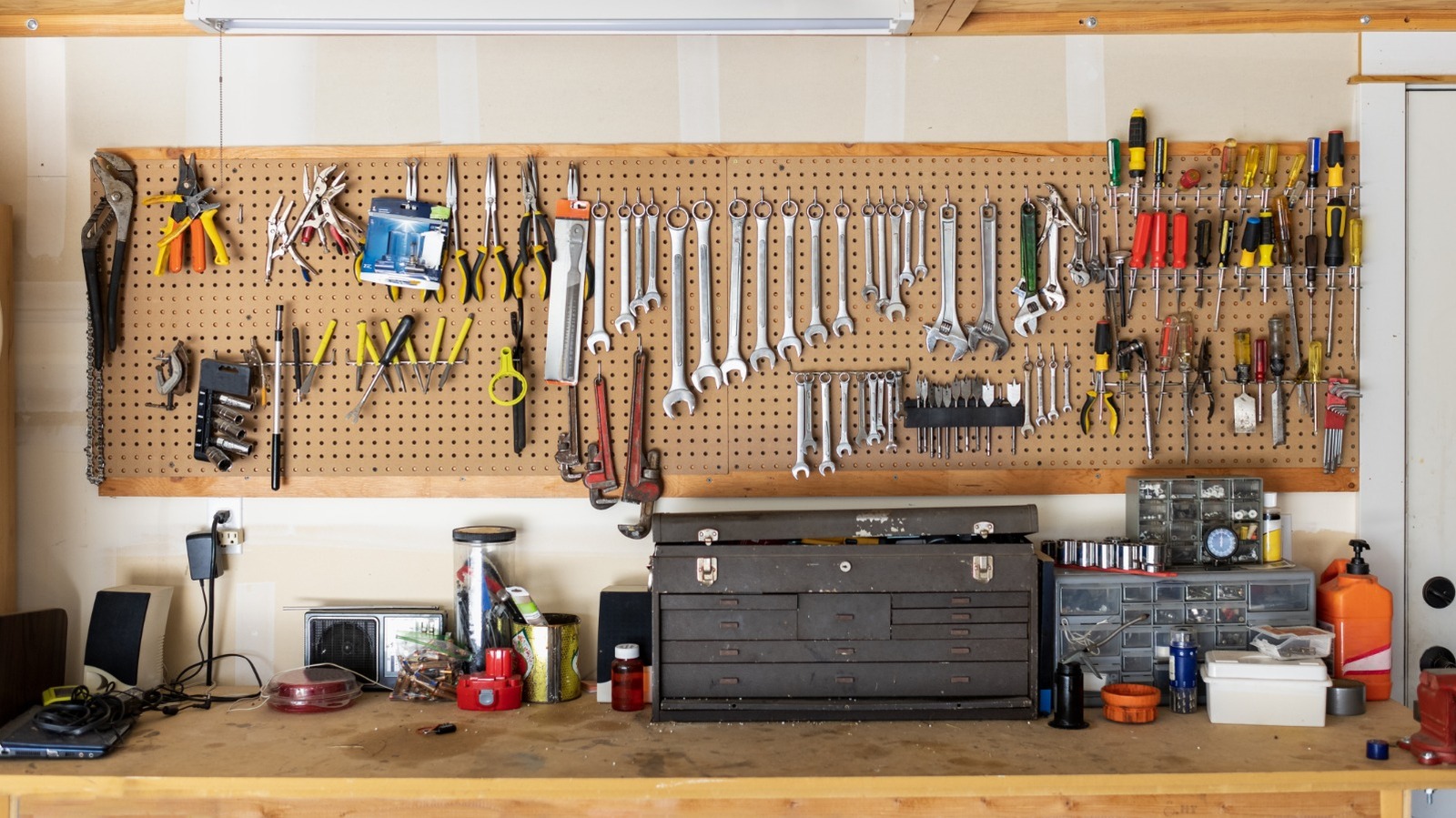 Home Tool Kit Essentials que todos necesitan tener poseer