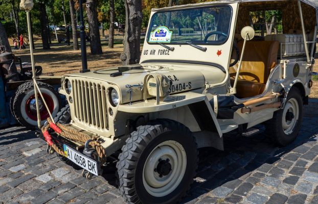 6 modelos de automóviles civiles utilizados por el ejército