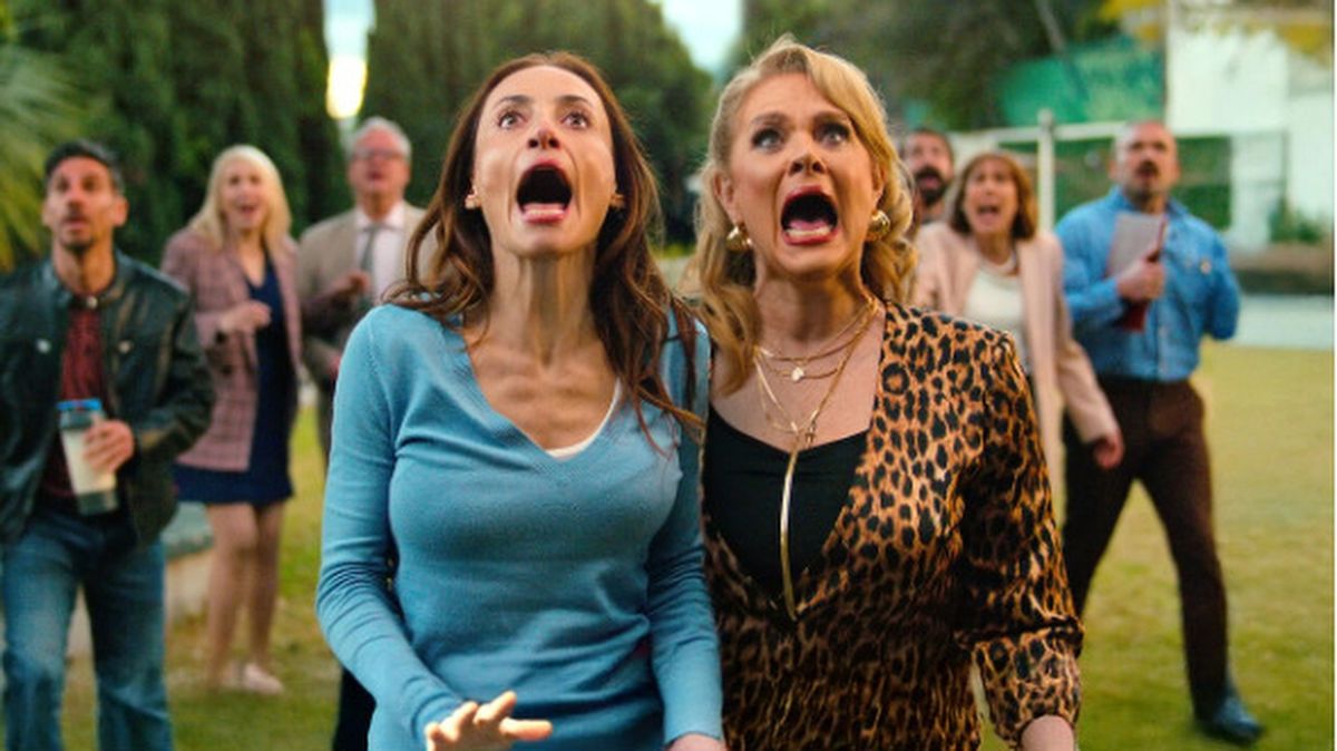 El trailer de Netflix para un nuevo programa de comedia que parece que Knives Out se encuentra con el fin de semana en Bernie’s – Bienvenido a la familia parece diversión caótica