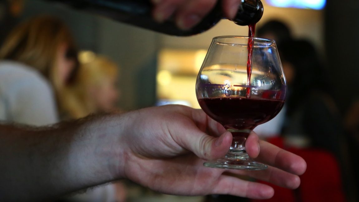 Los científicos encontraron una forma más rápida de preparar la cerveza agria, con guisantes