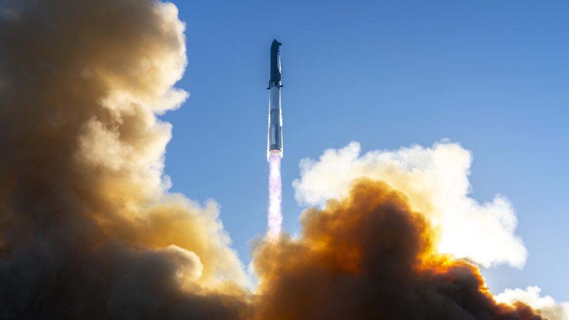 Parece que la oficina de la FAA que supervisa la investigación de la nave espacial de SpaceX todavía tiene algo de mordisco