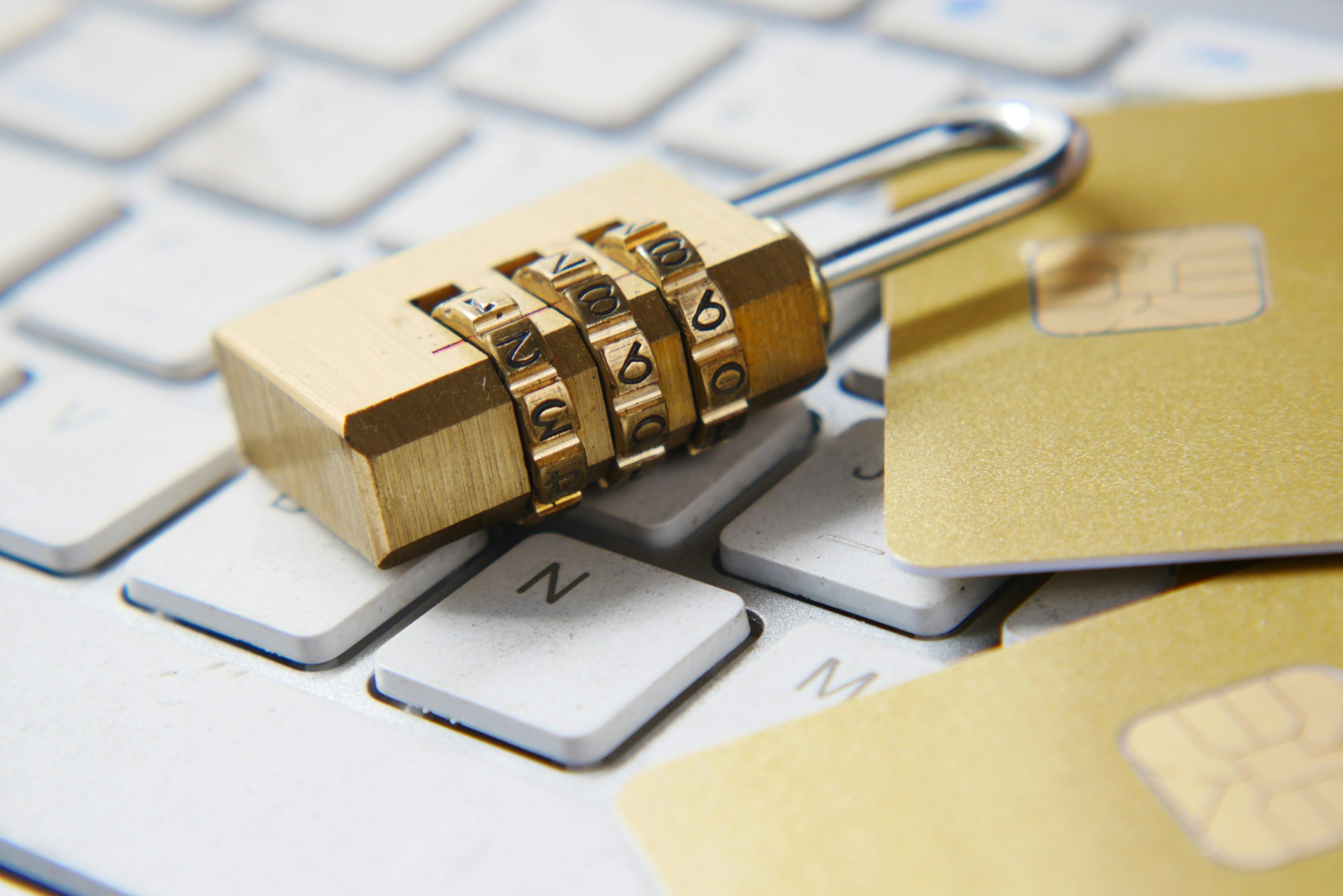 AI ayuda a prevenir el fraude con el procesamiento de documentos inteligentes
