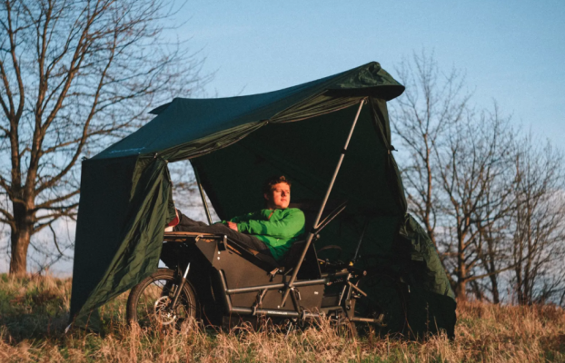 El sigiloso Camper de Ebike es un nano-motorhome con versatilidad del ejército suizo