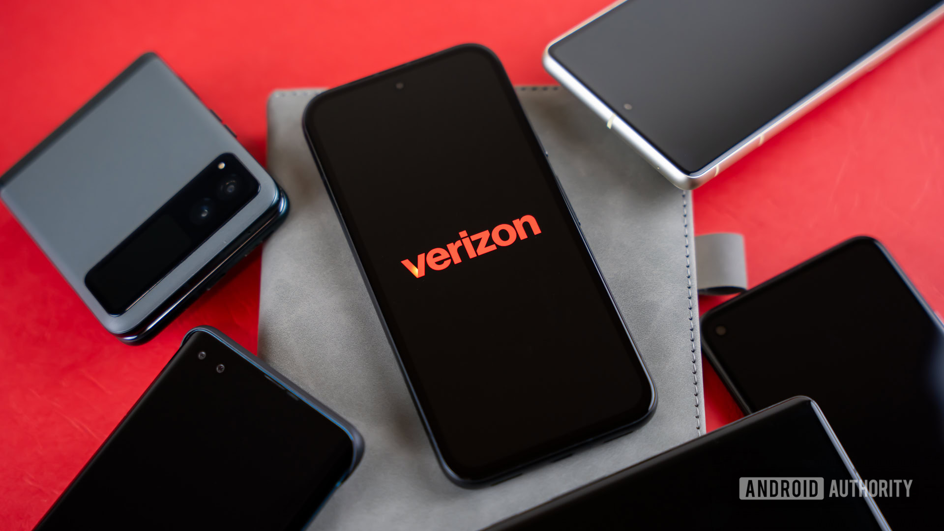 Verizon dijo que aclarara reclamos publicitarios ambiguos después de la queja de T-Mobile