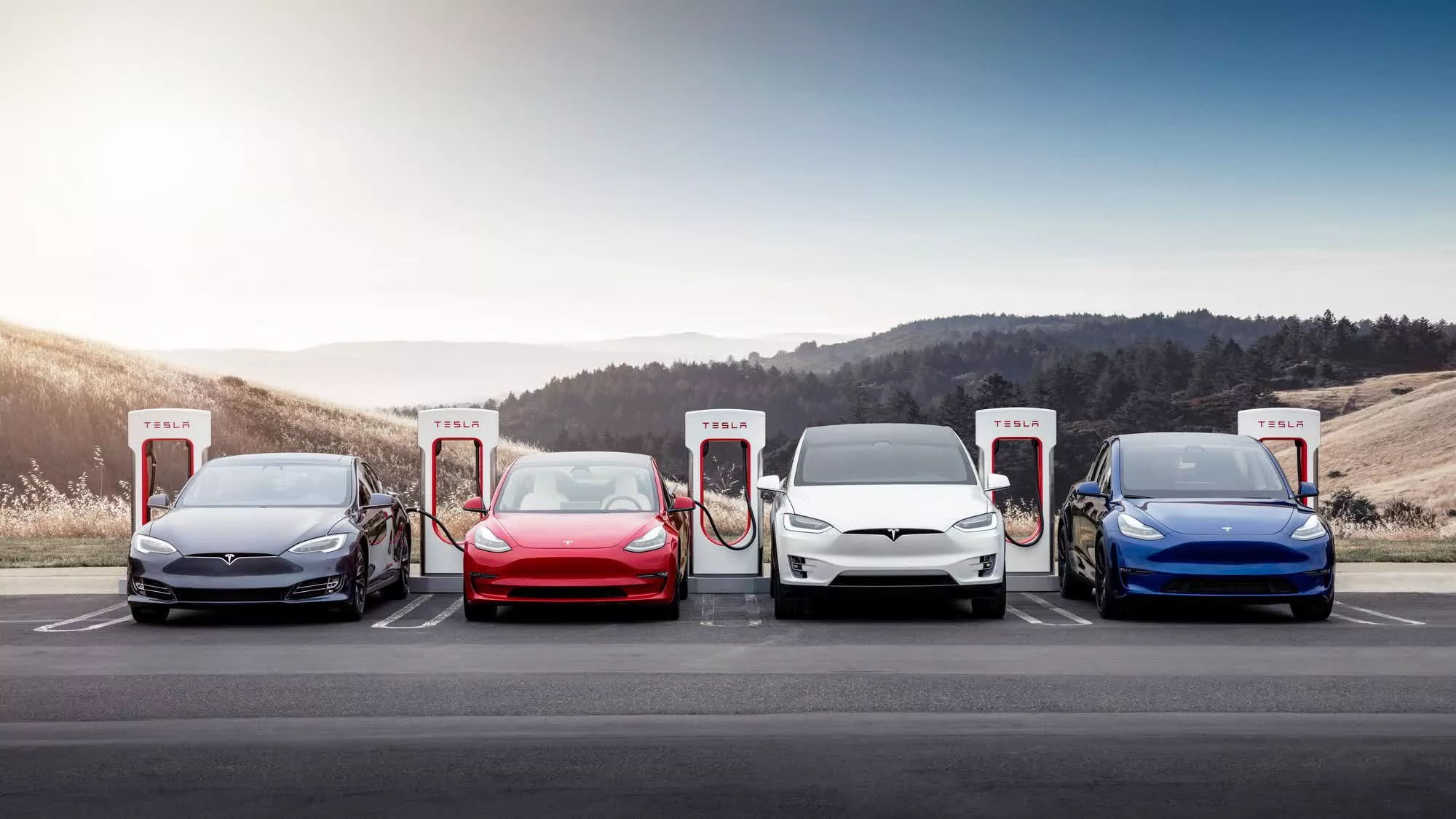 Tesla solicita un permiso para lanzar servicios de transporte en California