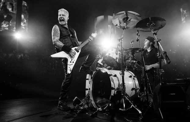 Los usuarios de Apple Vision Pro pueden consultar una película de concierto de Metallica corta e inmersiva esta semana