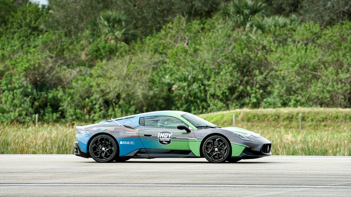 Este Maserati impulsado por la IA acaba de alcanzar 197.7 mph sin un humano detrás del volante